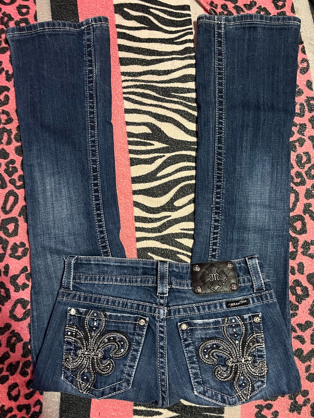 Miss Me jeans fleur-de-lis embroidery bootcut low rise jeans - Picture 1 of 8